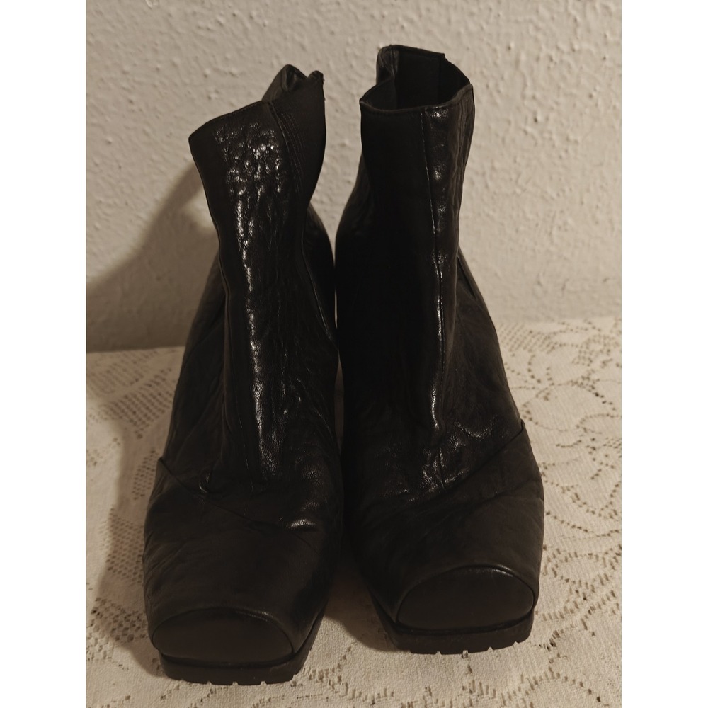 Salpy Black Square Toe Leather Heeled Chelsea Boots Sz 6.5